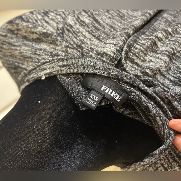 Aritzia open back sweater 🐼 - Picture 4 of 4